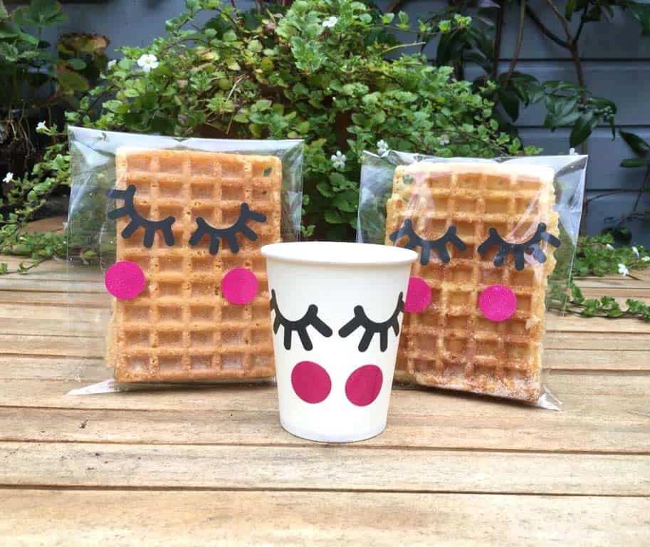 Eenhoorn traktatie maken, met sleepy eye stickers en blosjes