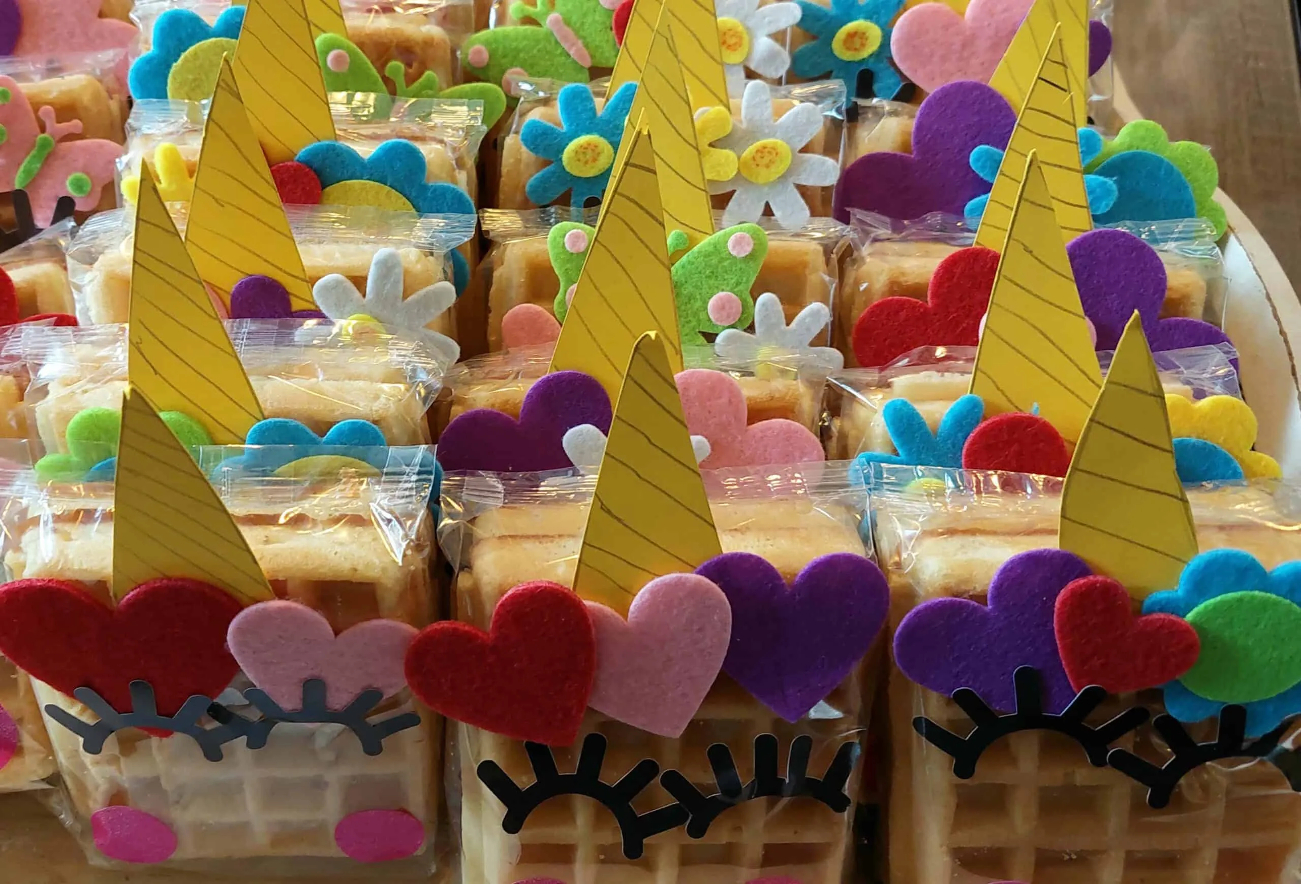 Eenhoorn traktaties maken met wafels